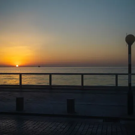 Maestro Sunrise View * ラルナカ