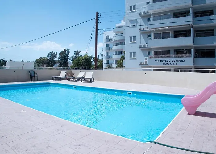 Maestro Sunrise View Apartment *